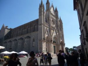 אורבייאטו איטליה - טיולים וסיפורים