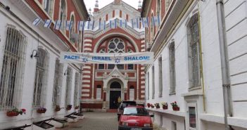 בית הכנסה המרכזי בבראשוב - טיול לרומניה עם הילדים